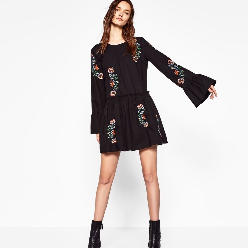 (SOLD) Zara black floral appliqué flirty